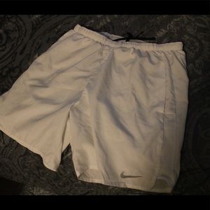 Men’s Medium White Nike shorts